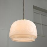 Lampe à Suspension complexe Mid-Century en Laiton et Opaline, Italie, 1950s