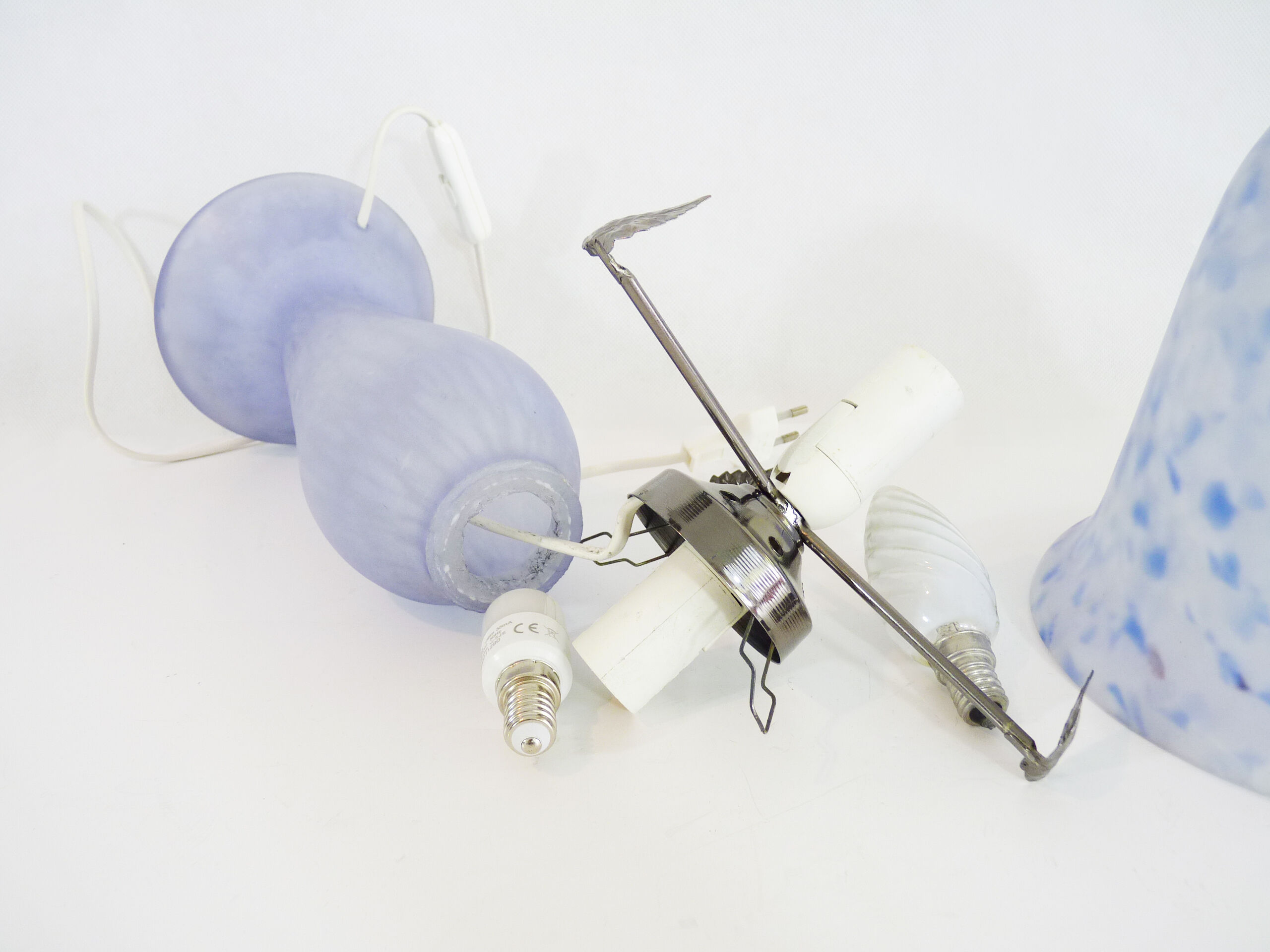 2-light white spotted glass paste mushroom lamp, Art Deco style. Year 60
