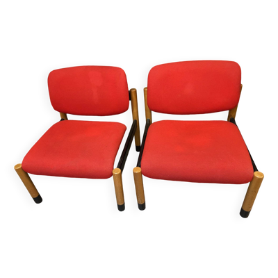 Paire de fauteuils design vintage annees 80 tissu rouge et bous clair