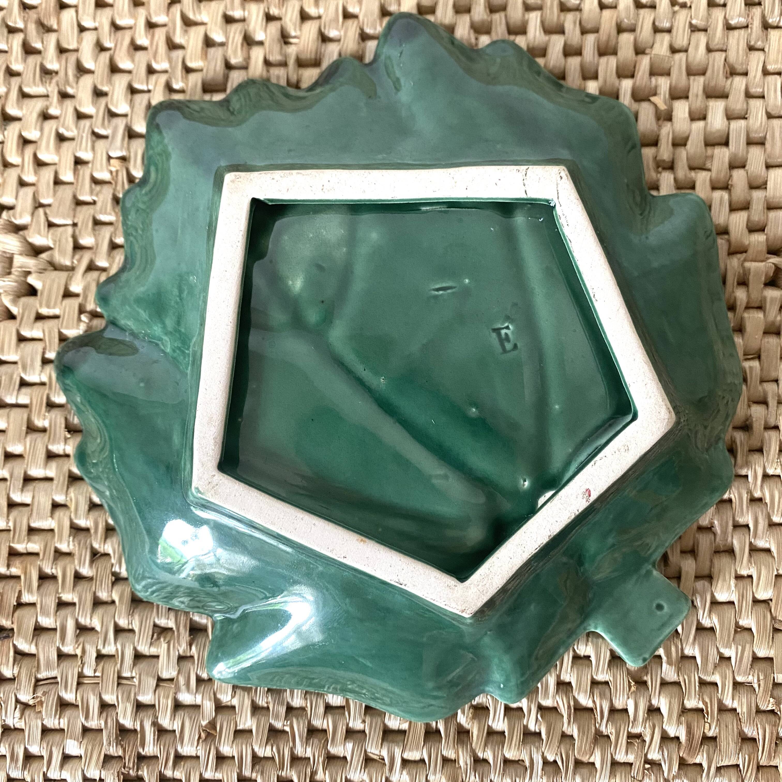 Beurrier en barbotine feuille et son couteau