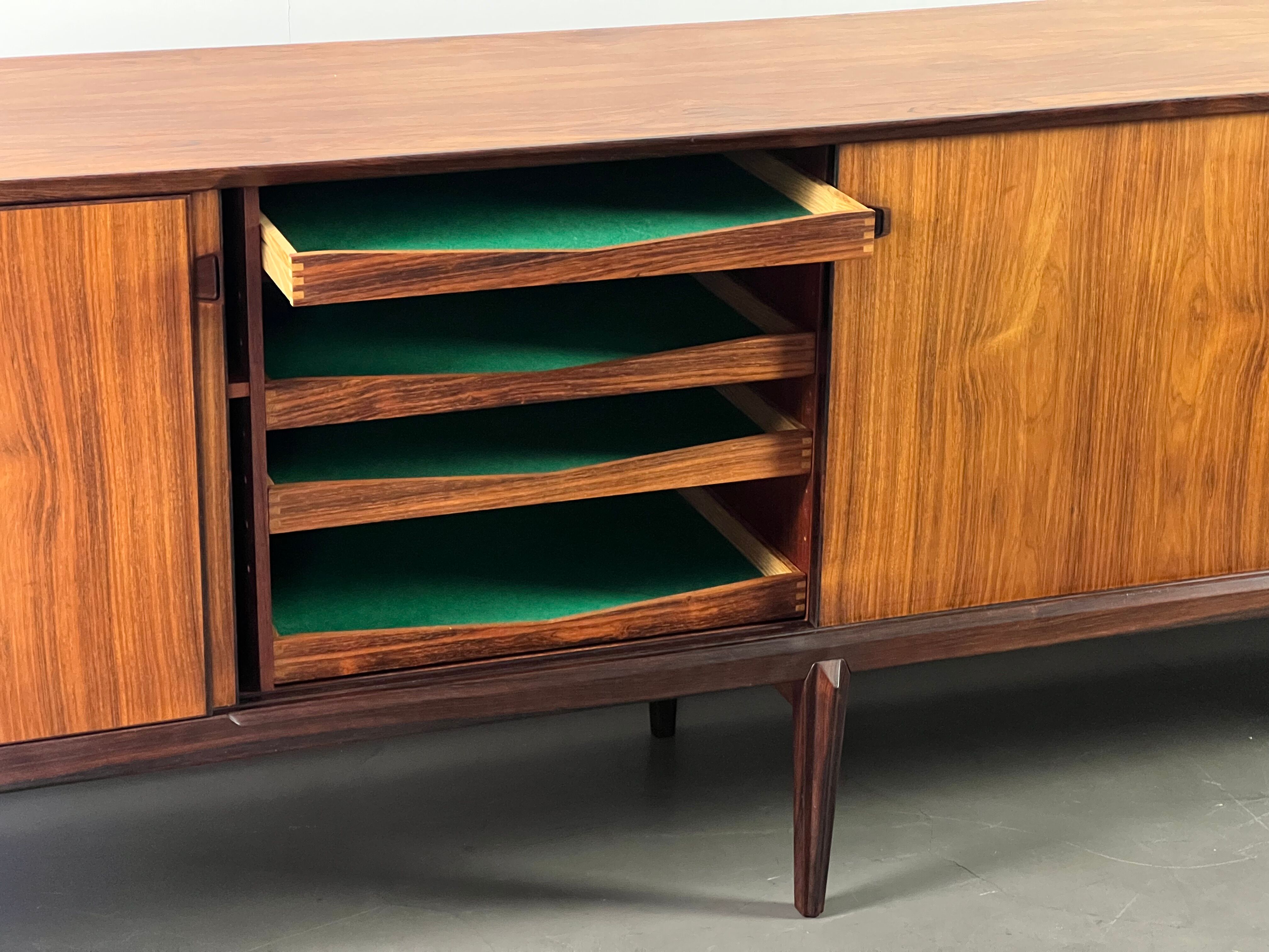Rio rosewood sideboard by Henry Rosengren Hansen for brande