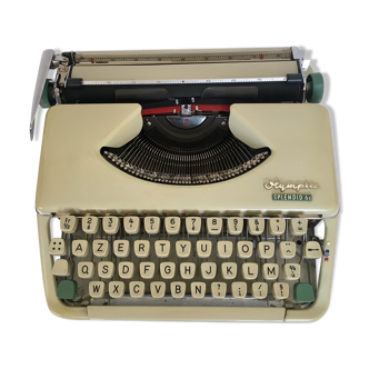 Machine à écrire olympia splendid 66 des années 60