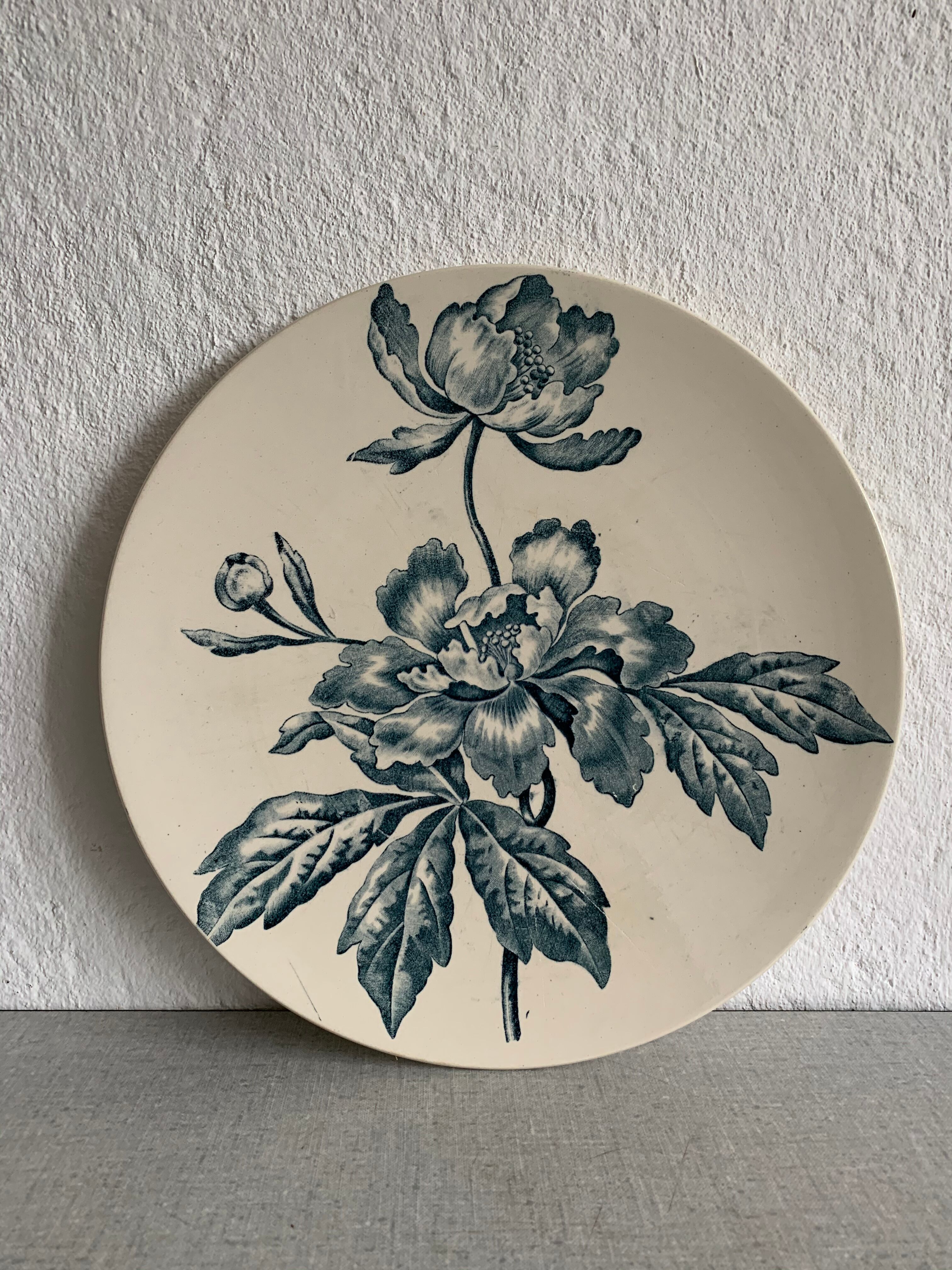 Longchamp peony style iron earth dish