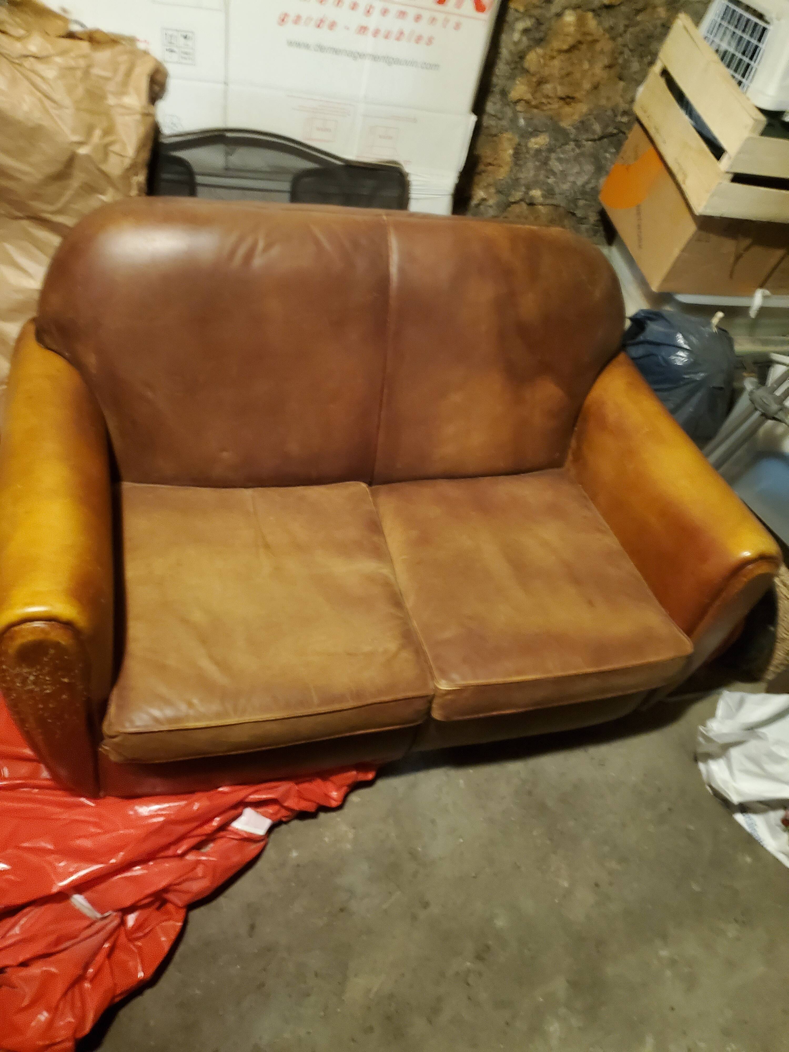 2-seater havana leather bench dimensions (in m): 1.30x0.75x0.75