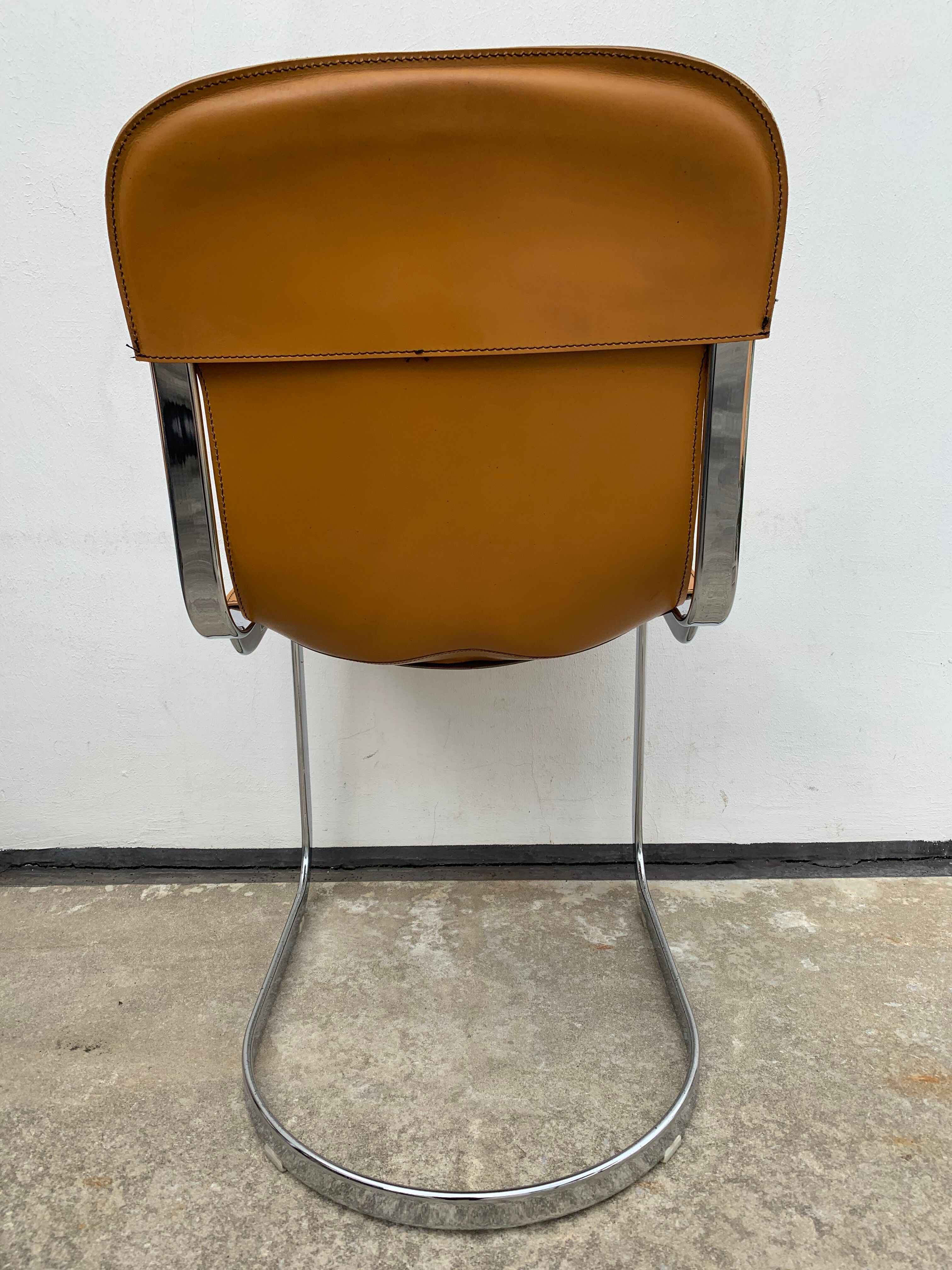 Lot 4 Italian chairs, Cidue camel leather and chrome 1970