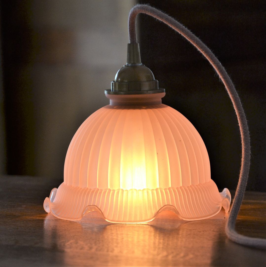 Walklight in curved glass – pink colors -
