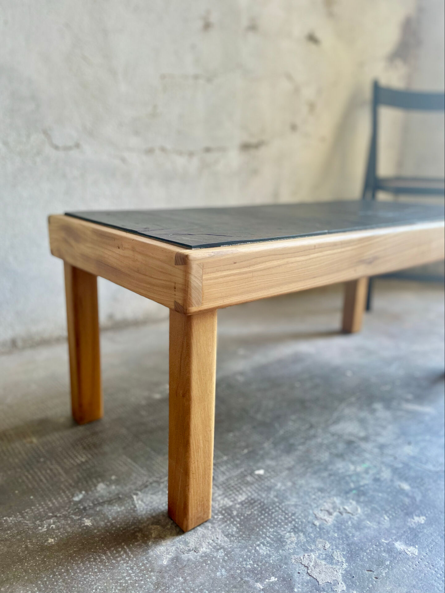 Vintage Maison Regain coffee table in solid elm – 1970s – Top