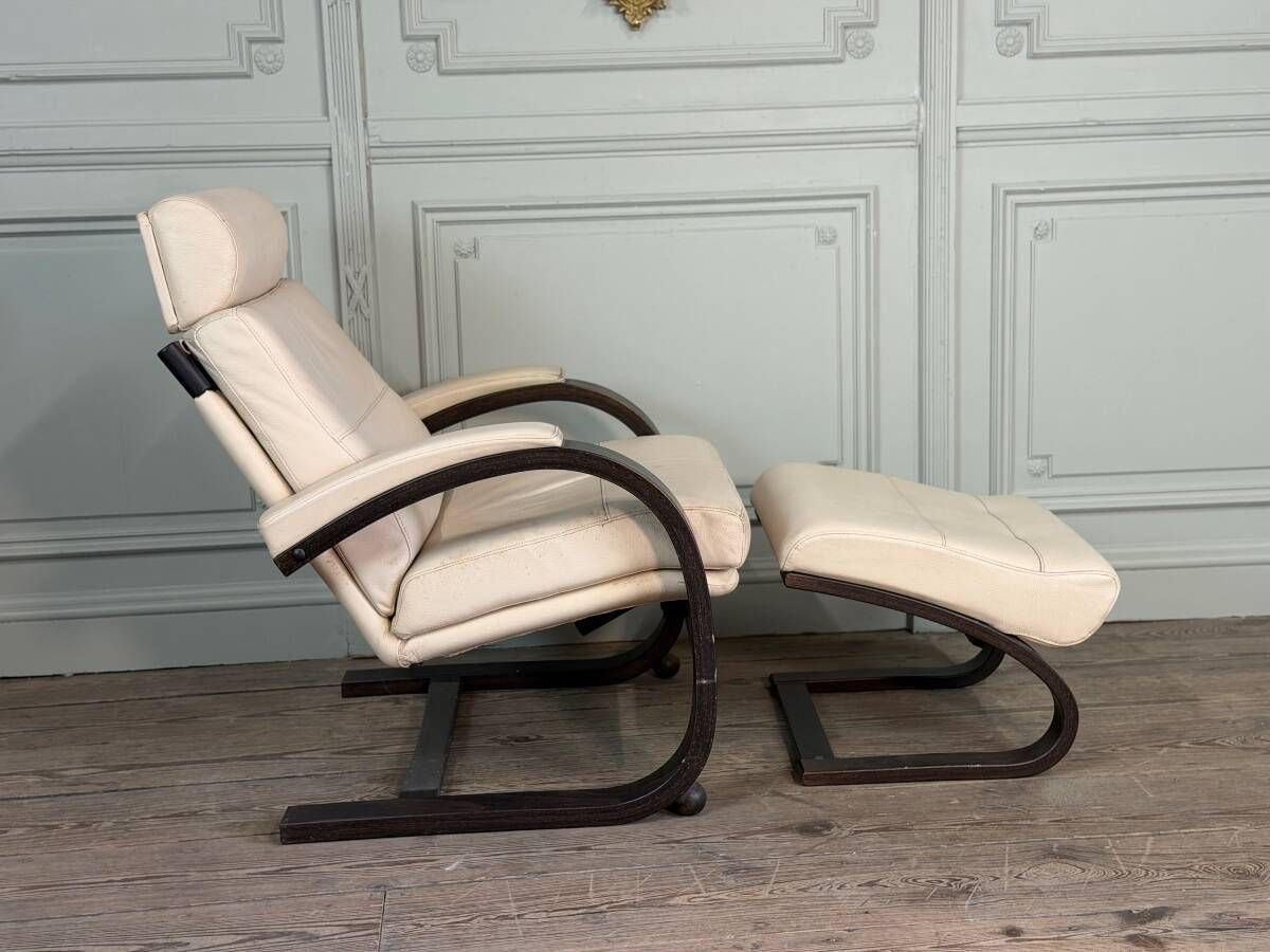 Fauteuil Nelo et son repose-pieds en cuir, åke Fribyter pour Roche Bobois, vers 1980