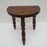 Tabouret de traite en bois massif de couleur chêne foncé