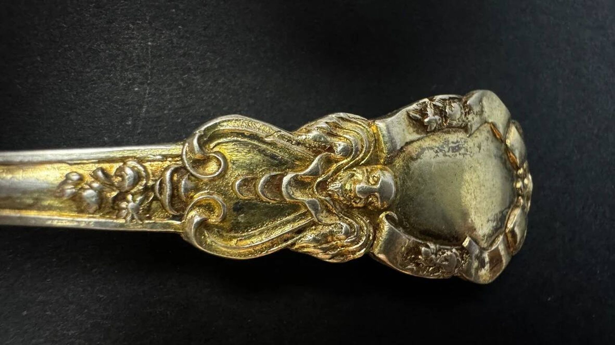12 dessert spoons in vermeil, Minerva 19th century, blackened pear tree box