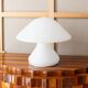 Lampe de table champignon en verre Murano blanc XXL avec détails en argent – design Space Age, années 1970