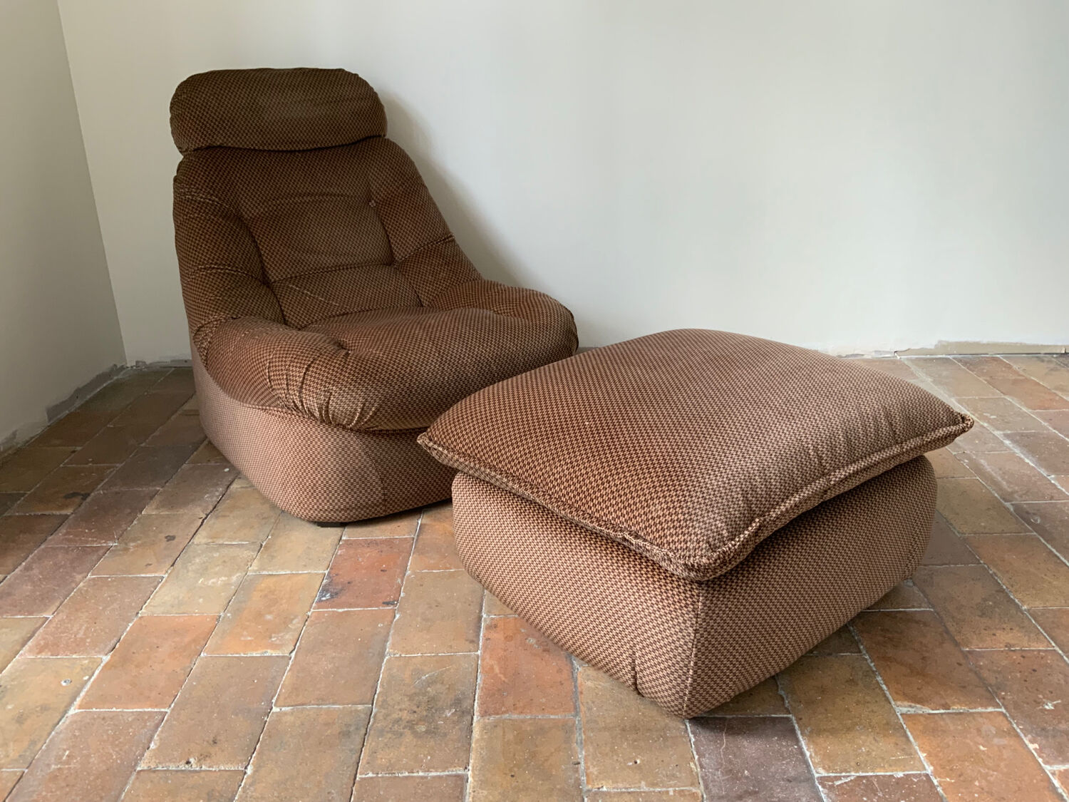 70' fireside chair and ottoman
