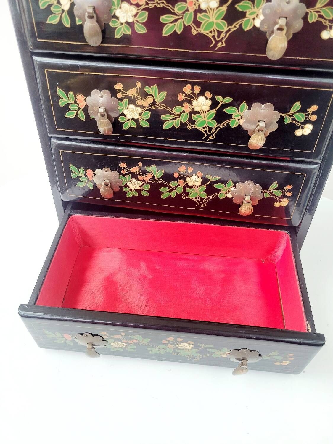 Lacquered jewelry box in chest shape with 4 drawers made in Shanghai