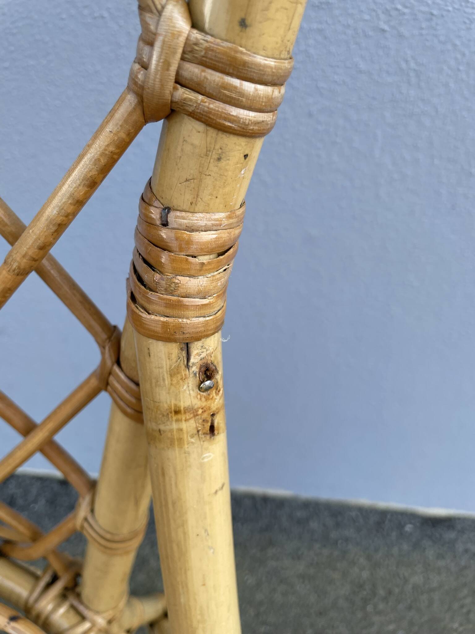 Chaises en rotin  à croisillons