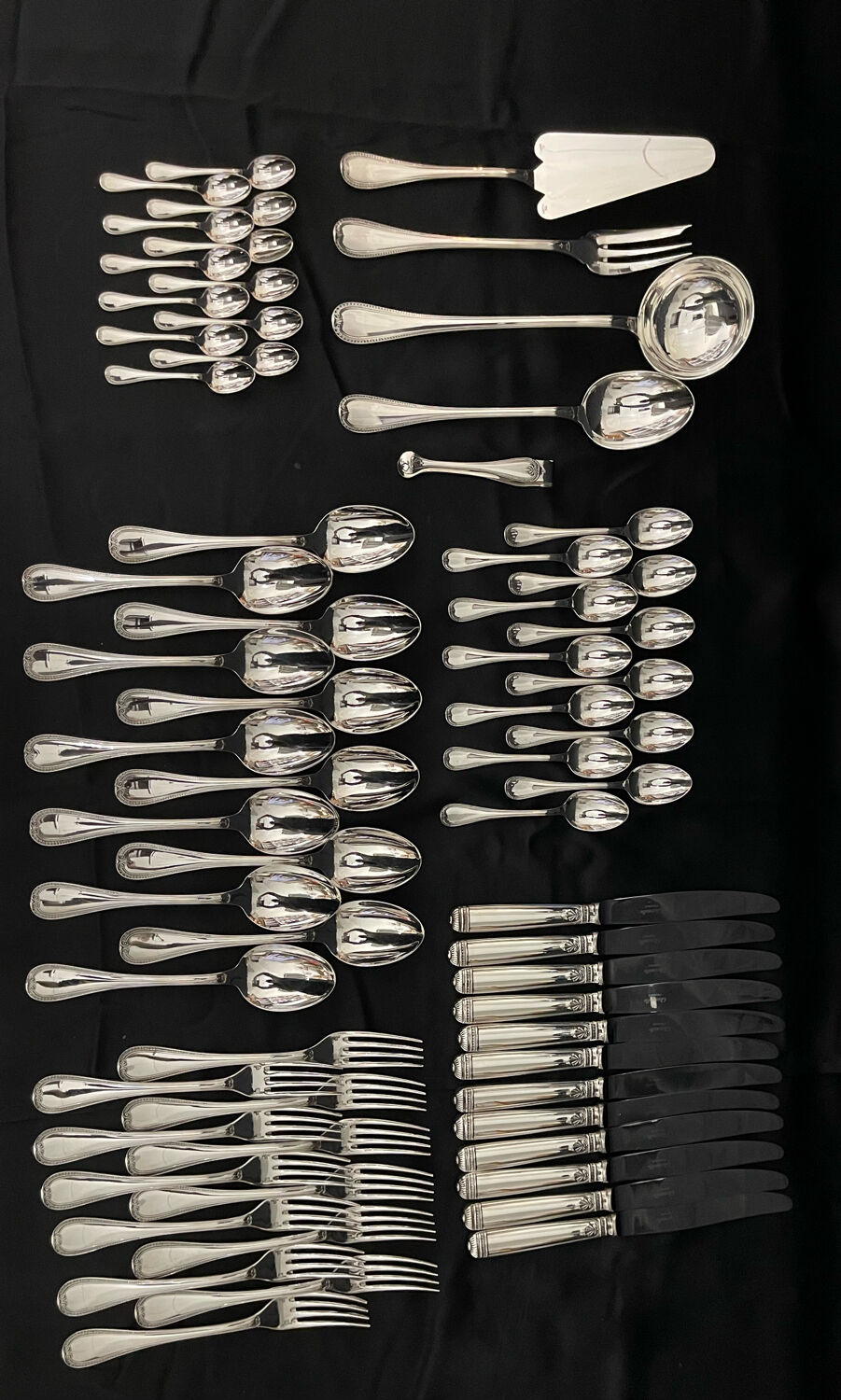 Christofle malmaison housekeeper with silversmith 65 pieces condition close to new