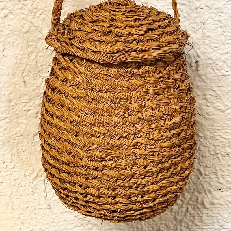 Woven straw basket
