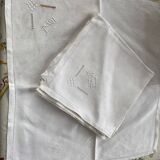 Set of embroidered towels from Silaos