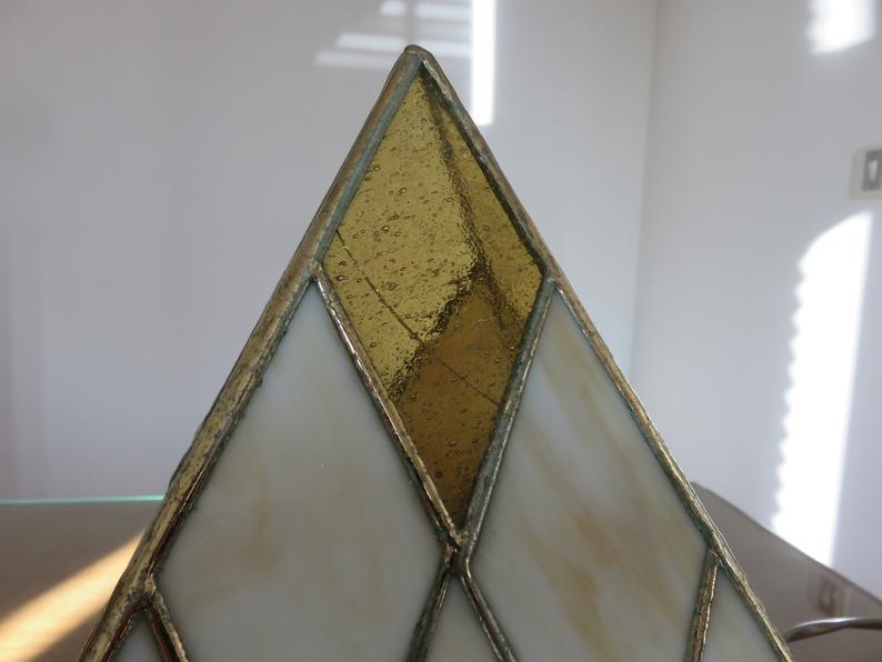 "Pyramid" lamp in mother-of-pearl, glass and brass 70s