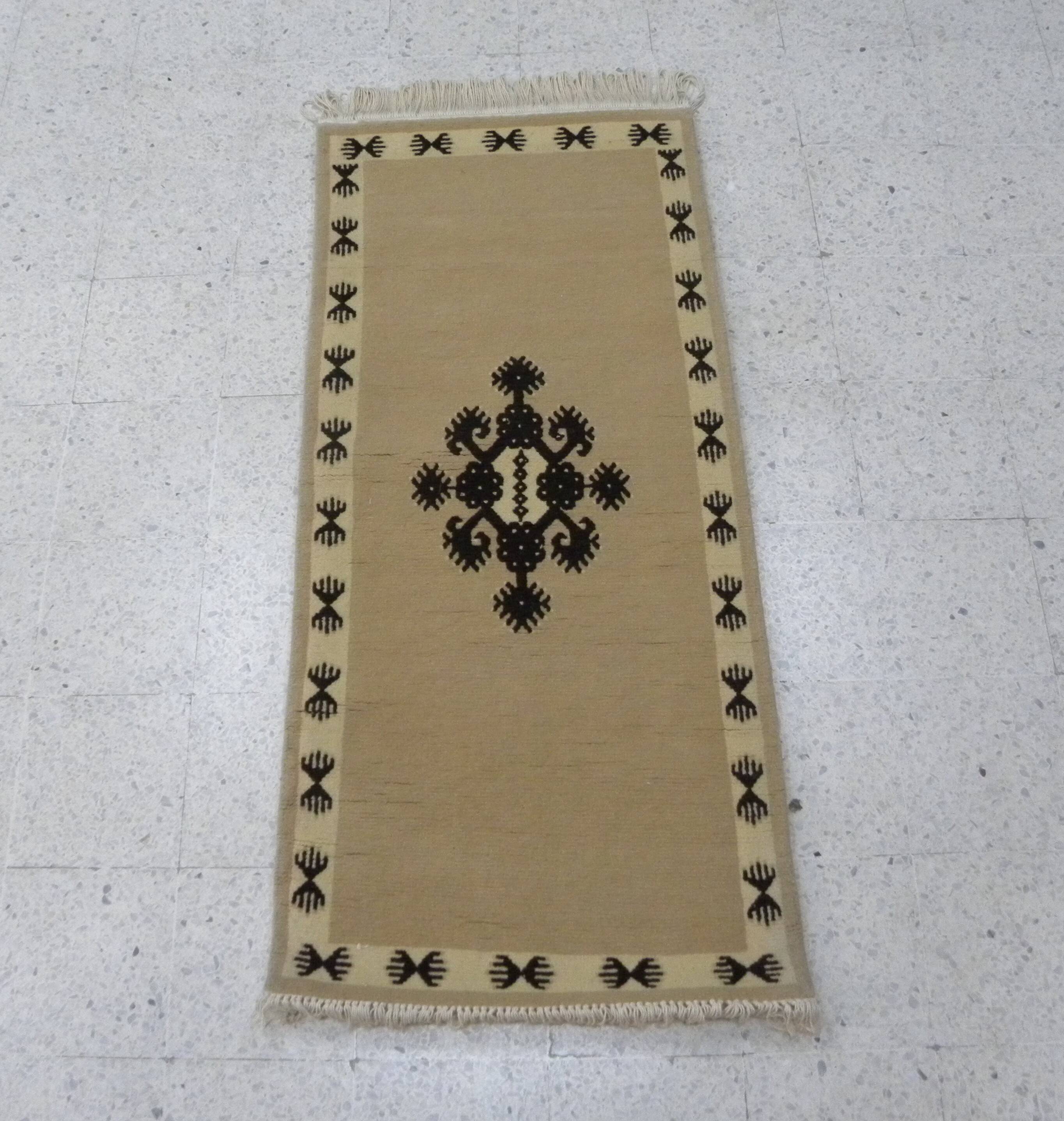 Ecru Berber rug - Traditional rug - Handcrafted wool rug