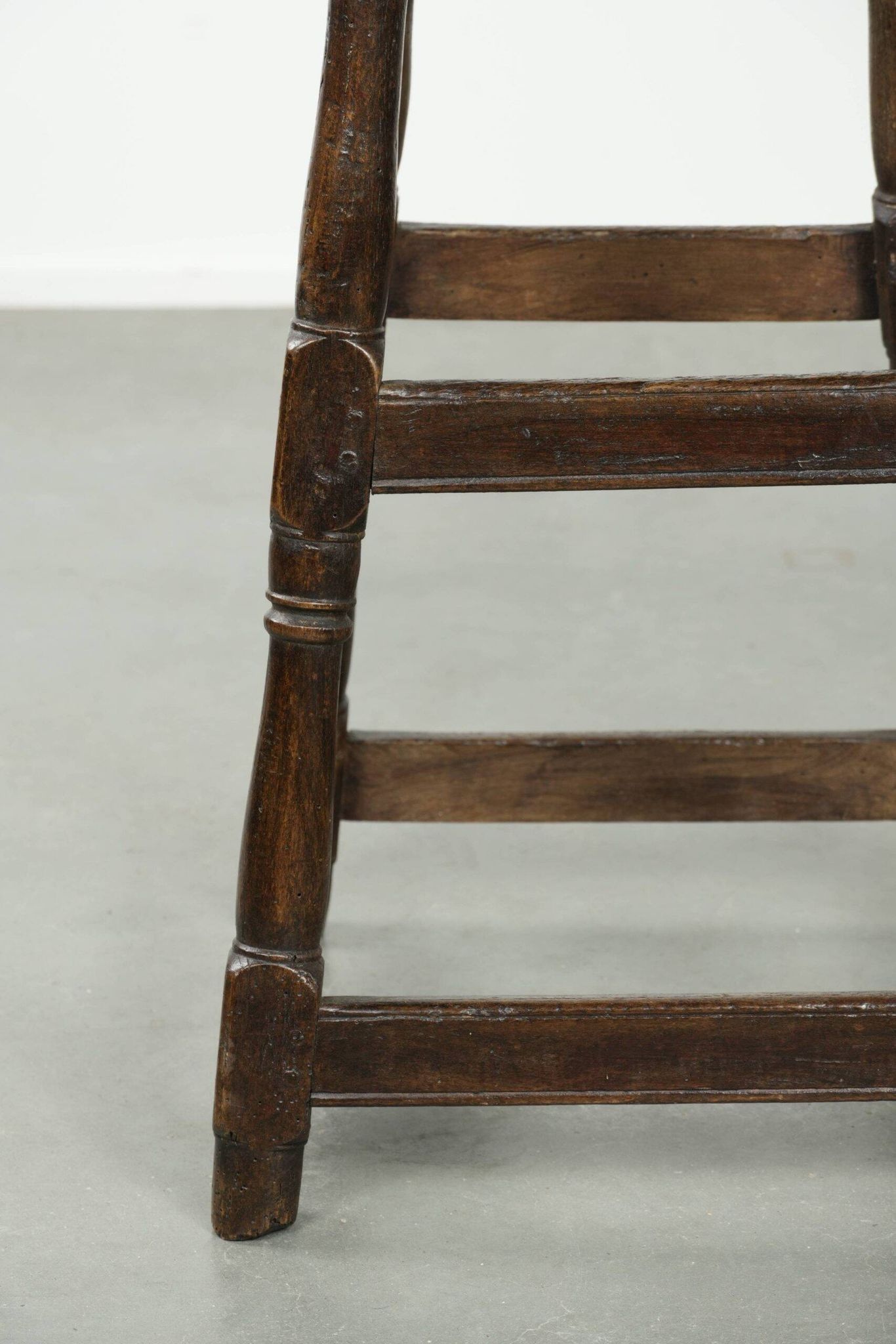 Tabouret en chêne anglais ancien / tabouret à joints du XVIIIe siècle