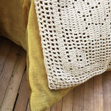 Lot of 3 yellow velvet cushions
