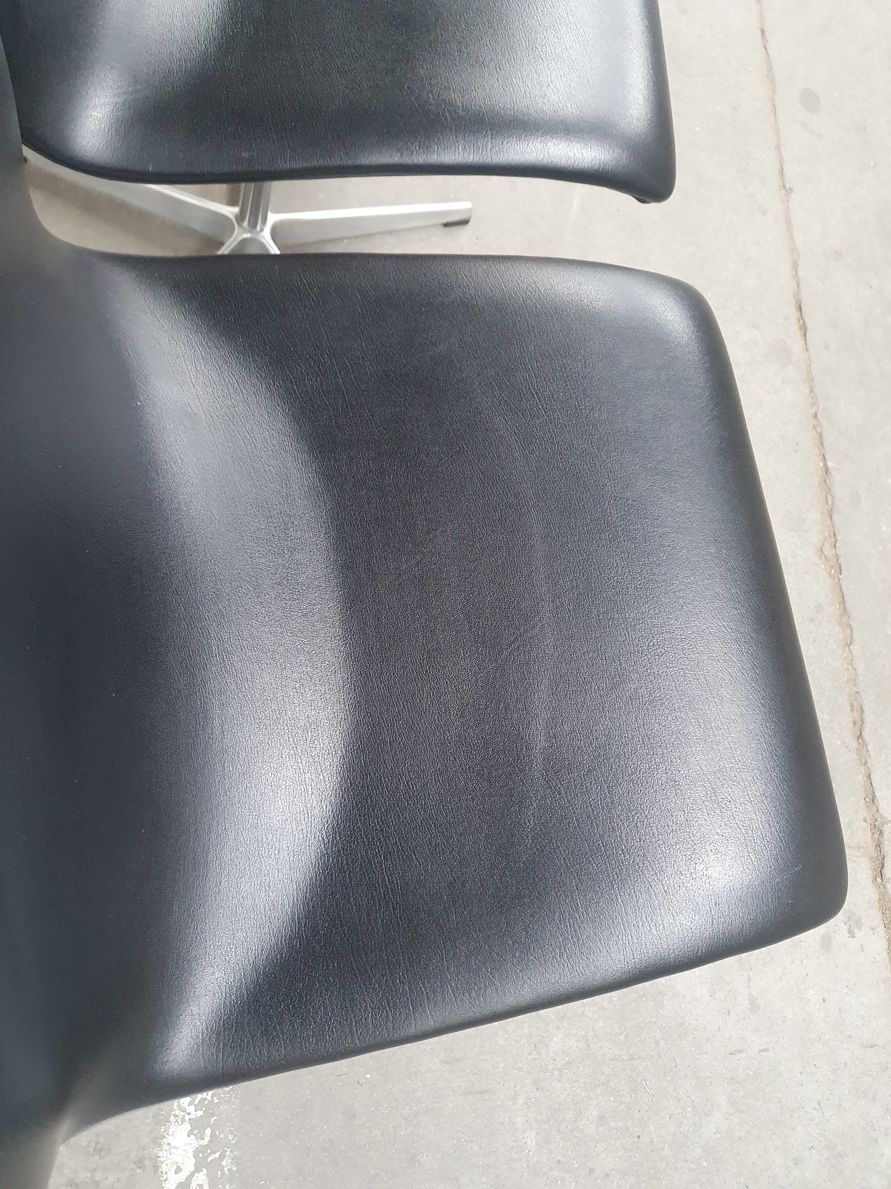 Paire de chaises « Oxford » par Arne Jacobsen pour Fritz Hansen