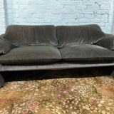 Maralunga sofa by Vico Magistretti
