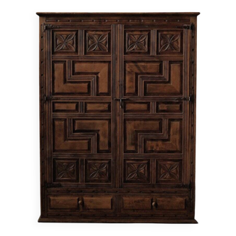 Cabinet artisanal à deux portes, Espagne, vers 1950