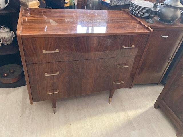 Commode 3 tiroirs en Formica
