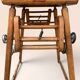 Chaise haute pour enfant en bois courbé