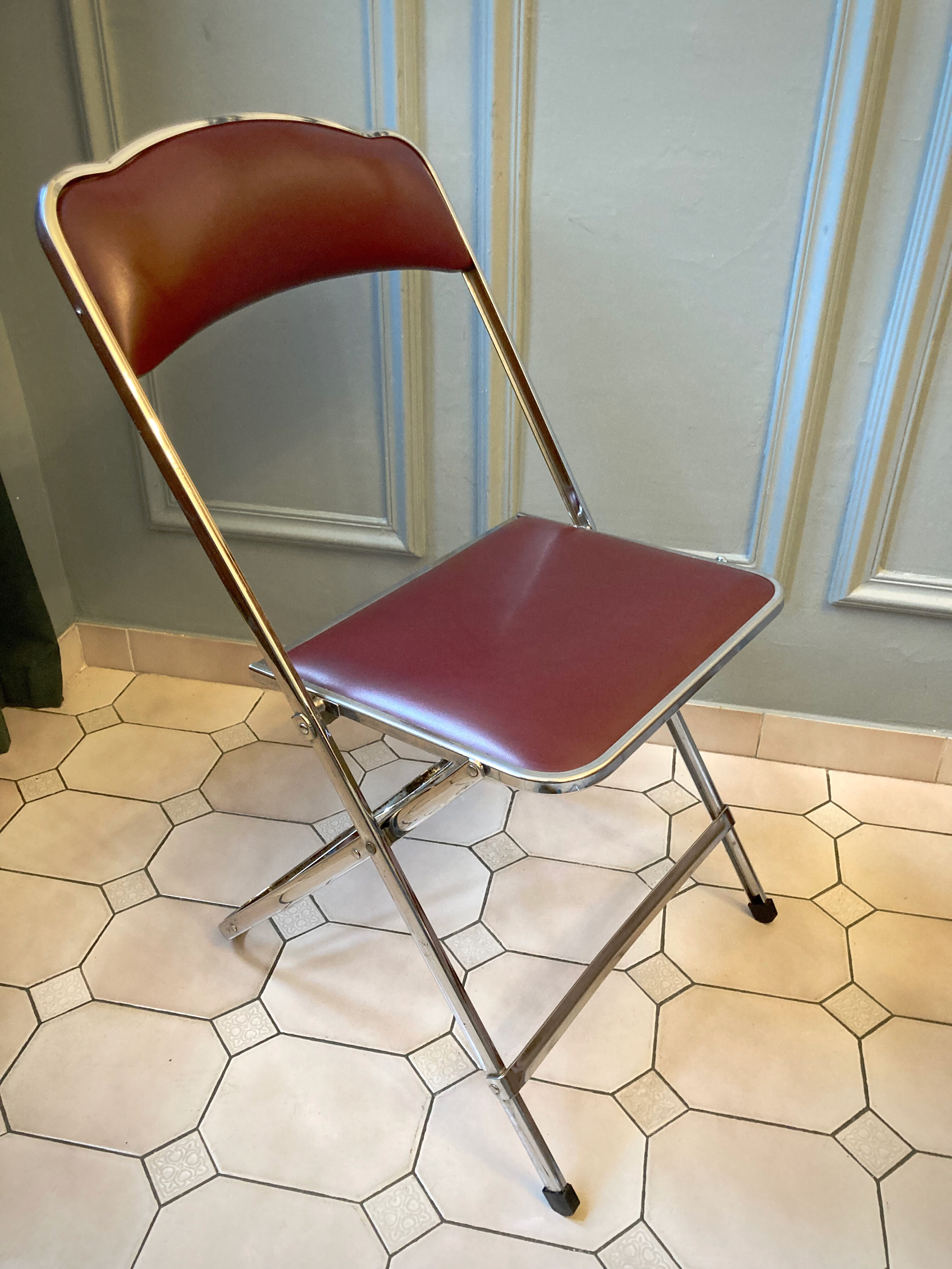 4 vintage folding chairs in chrome