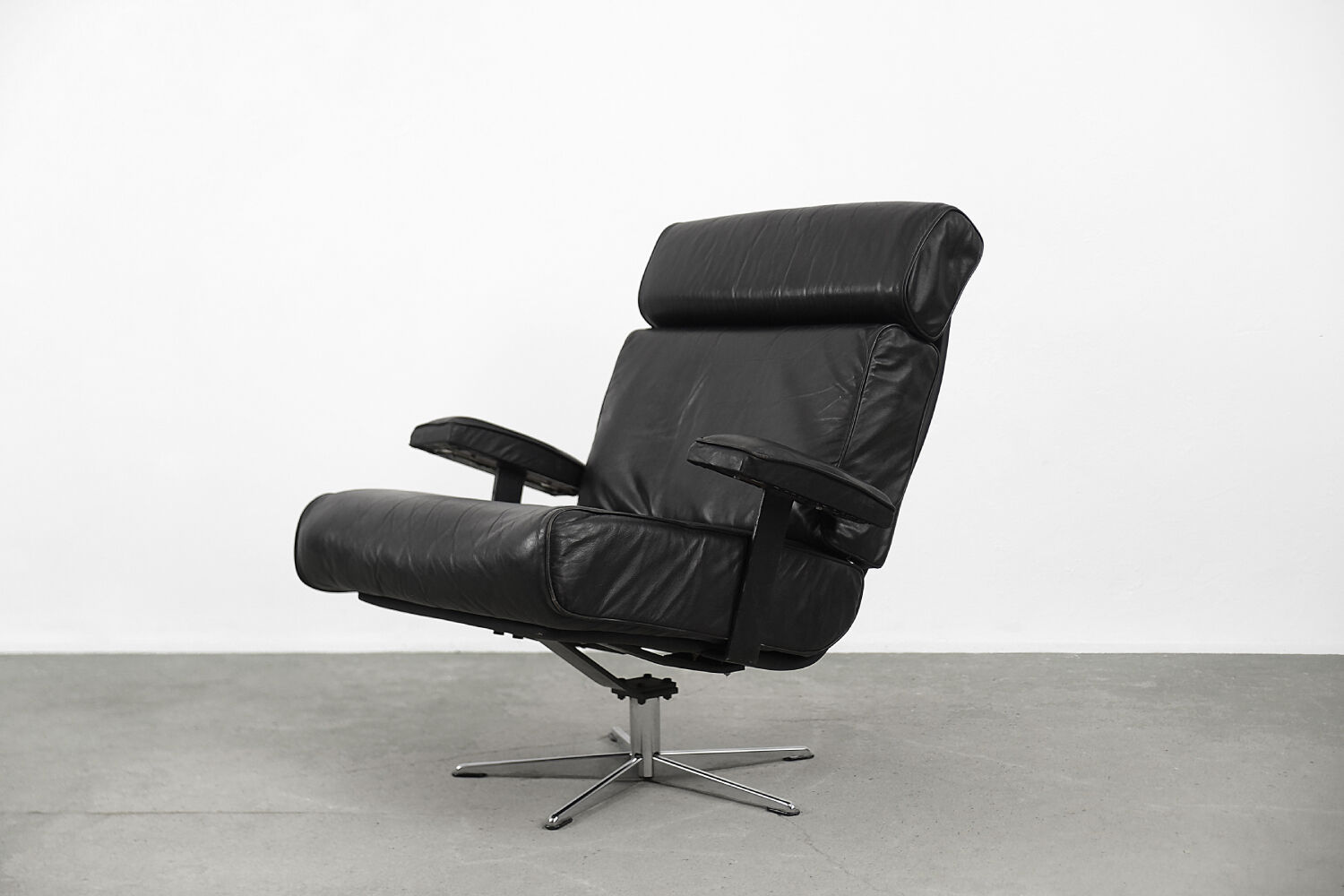 Vintage german office swivel leather easy chair, 1960s