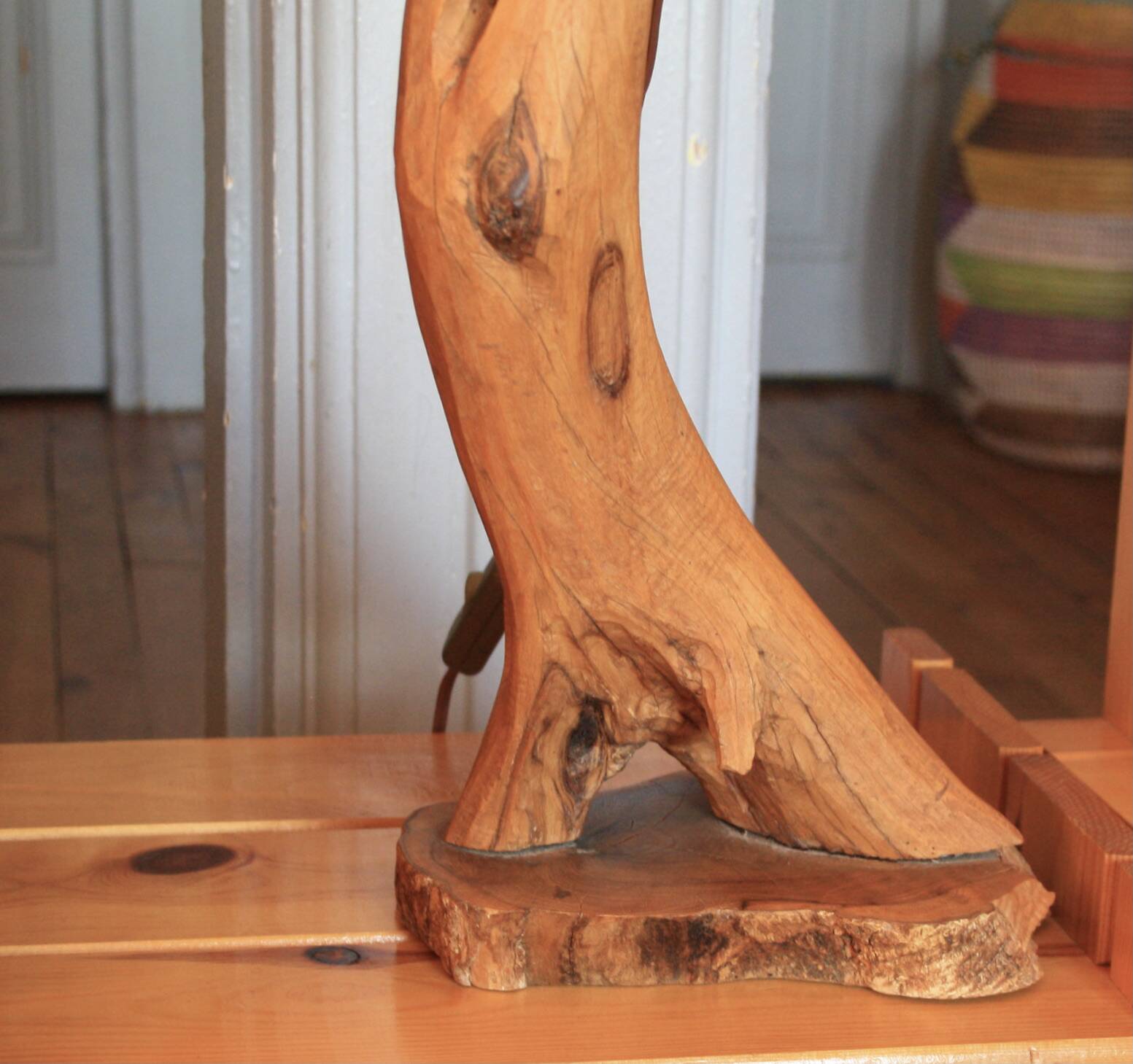 Wood and mother-of-pearl lamp
