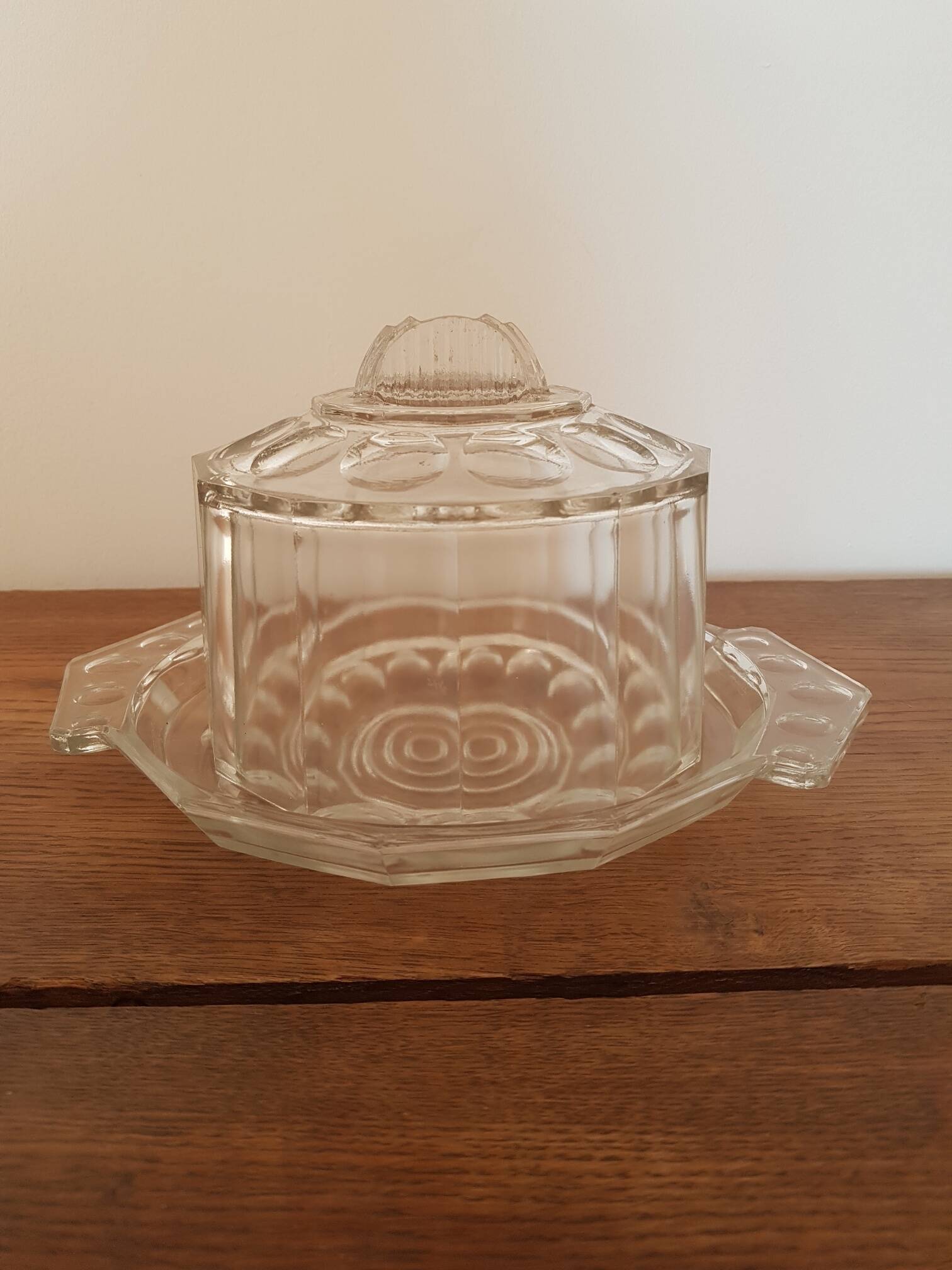 Glass bell and dish