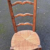 Chaise basse paillee dite chauffeuse