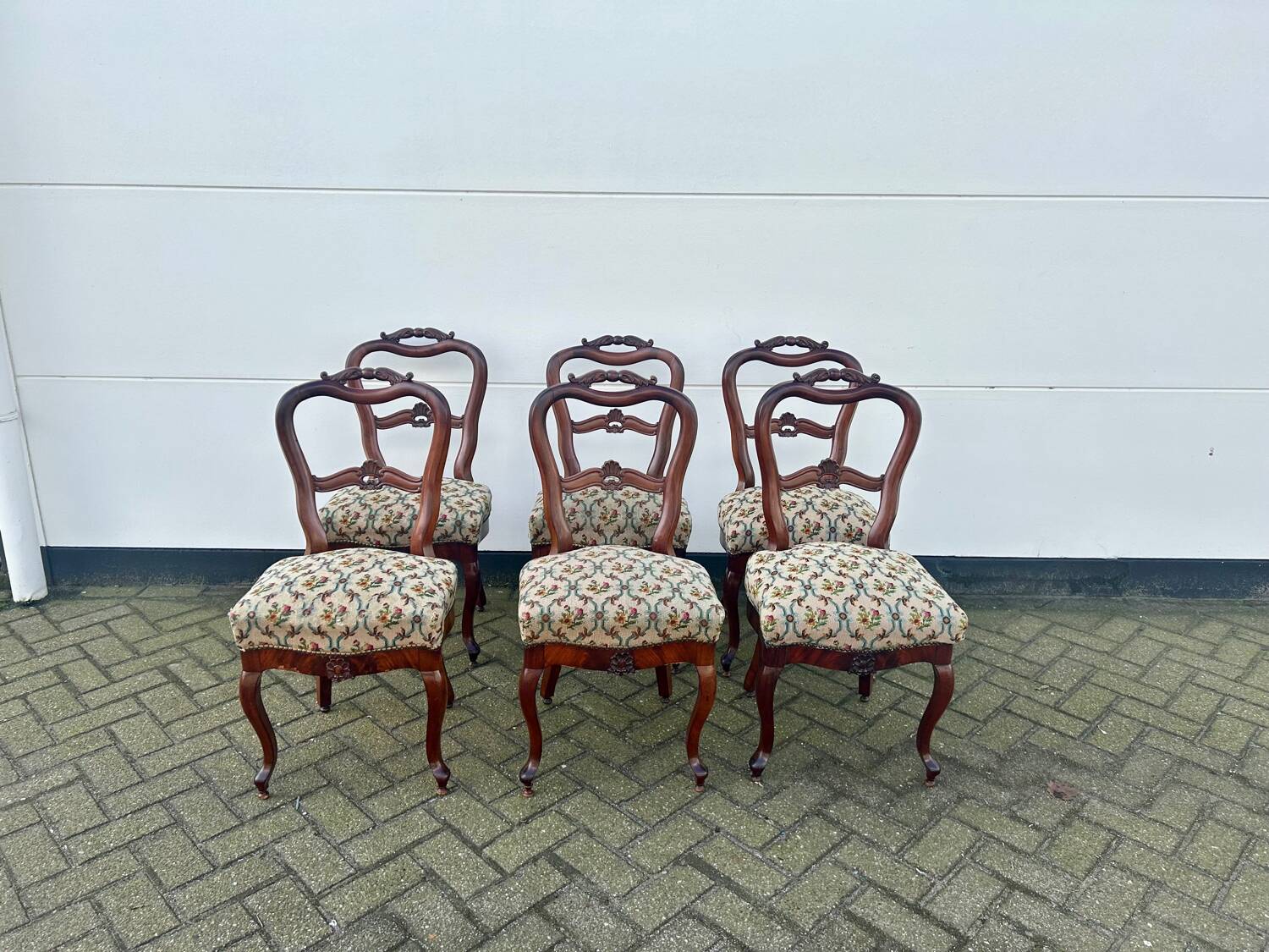 Six chaises de salle à manger anciennes en acajou