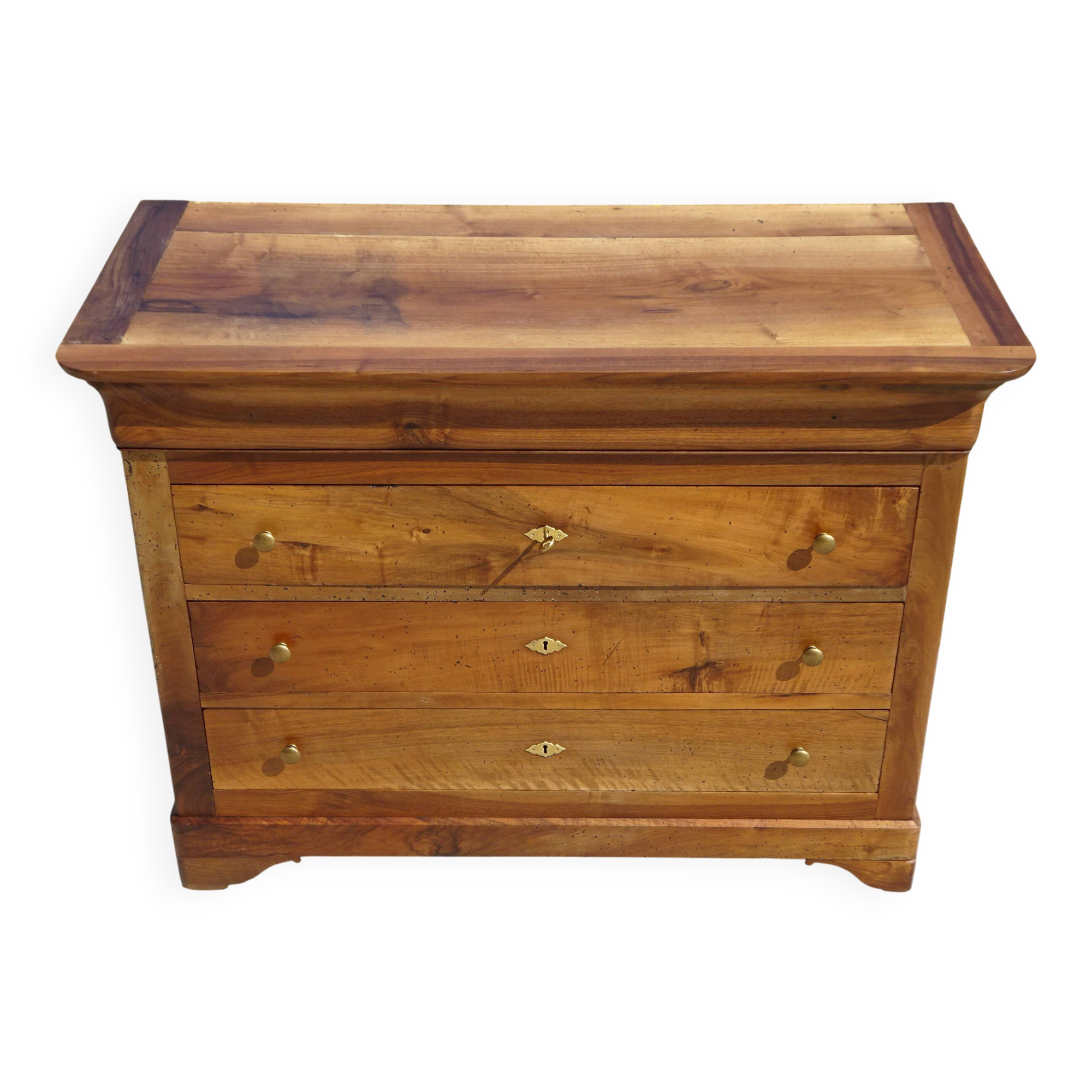 Antique Louis Philippe chest of drawers made entirely of walnut.