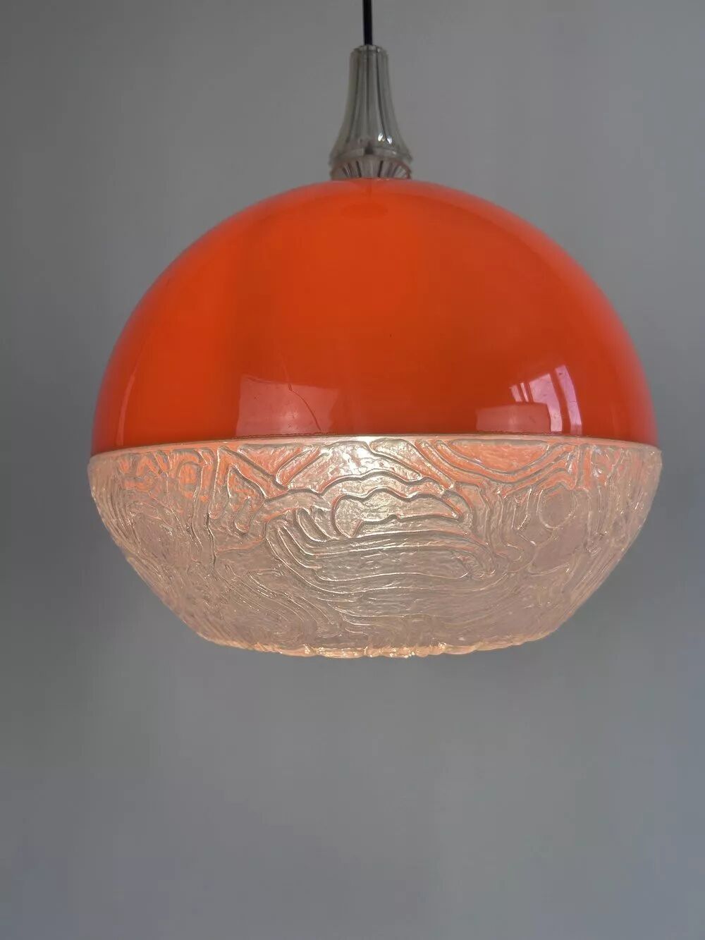 "Saturn" pendant light – orange and textured (1970s)