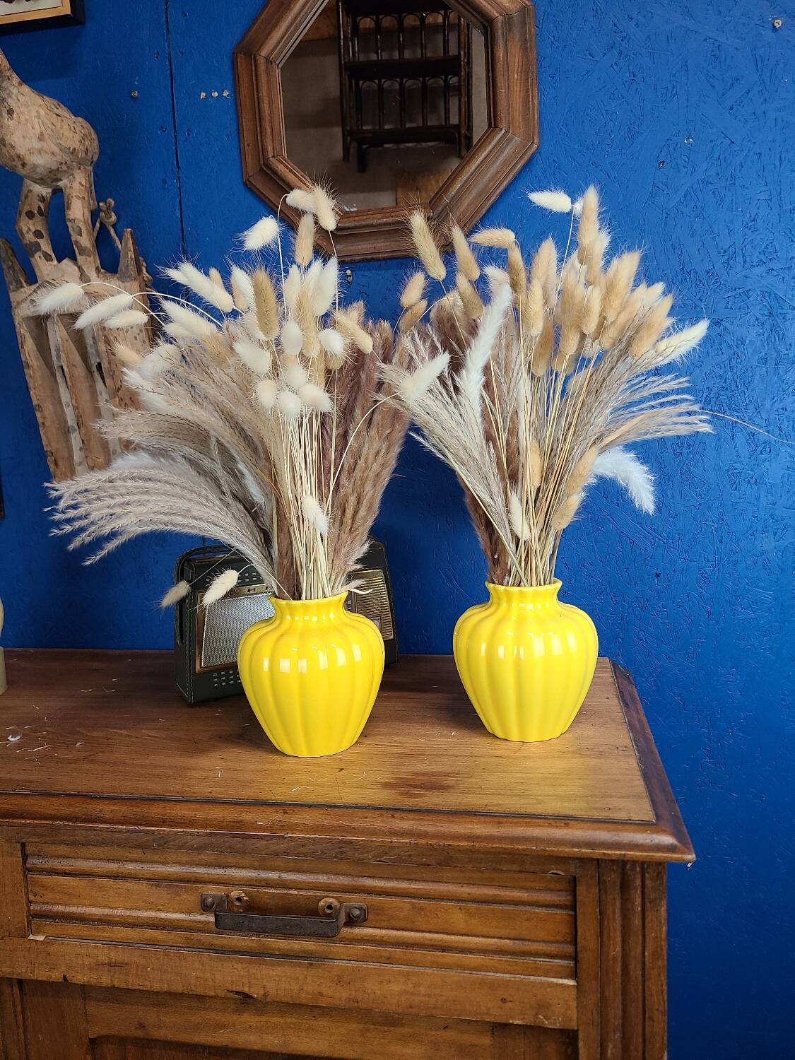 Paire de vase en émail jaune citron