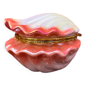 Shell jewelry box