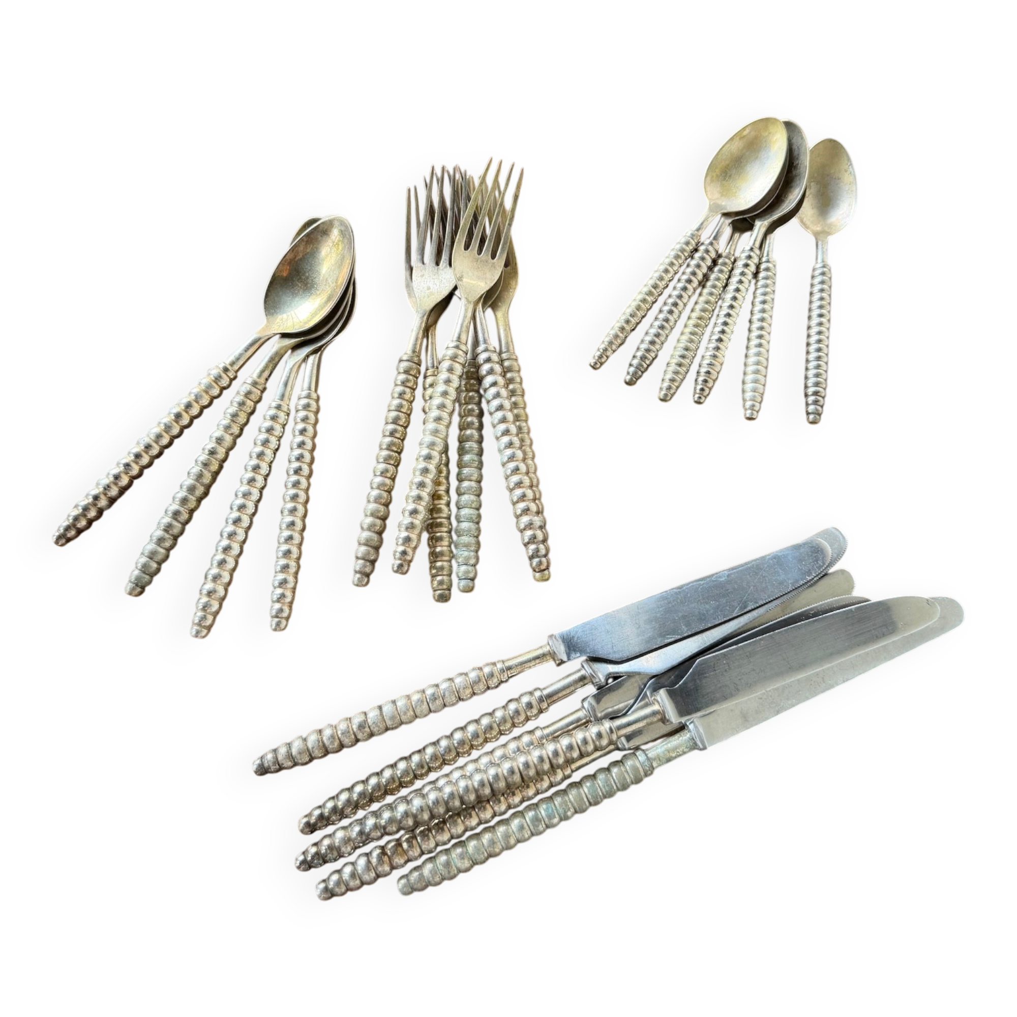 Set of silver-plated graphic cutlery for 6 people.