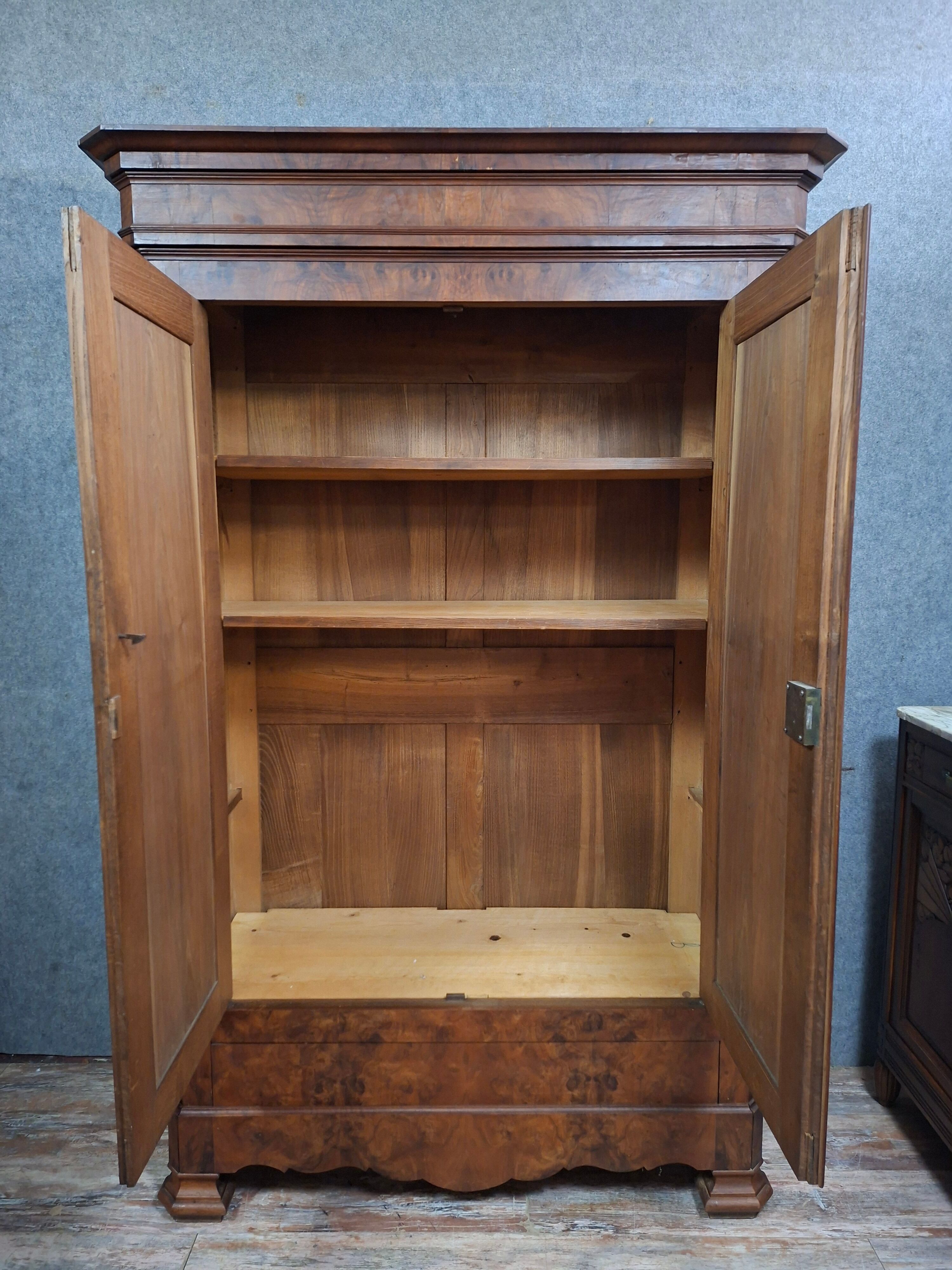 Louis-Philippe walnut burl wardrobe – 19th century period