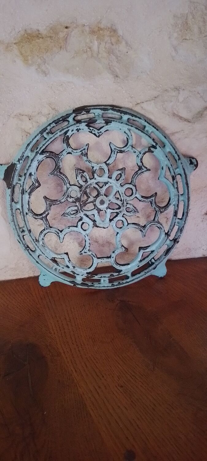 Vintage cast iron triflies