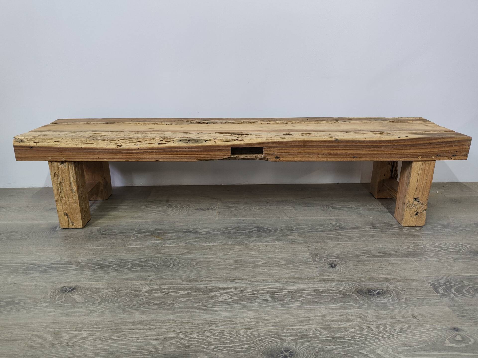 Banc en bois brut ancien