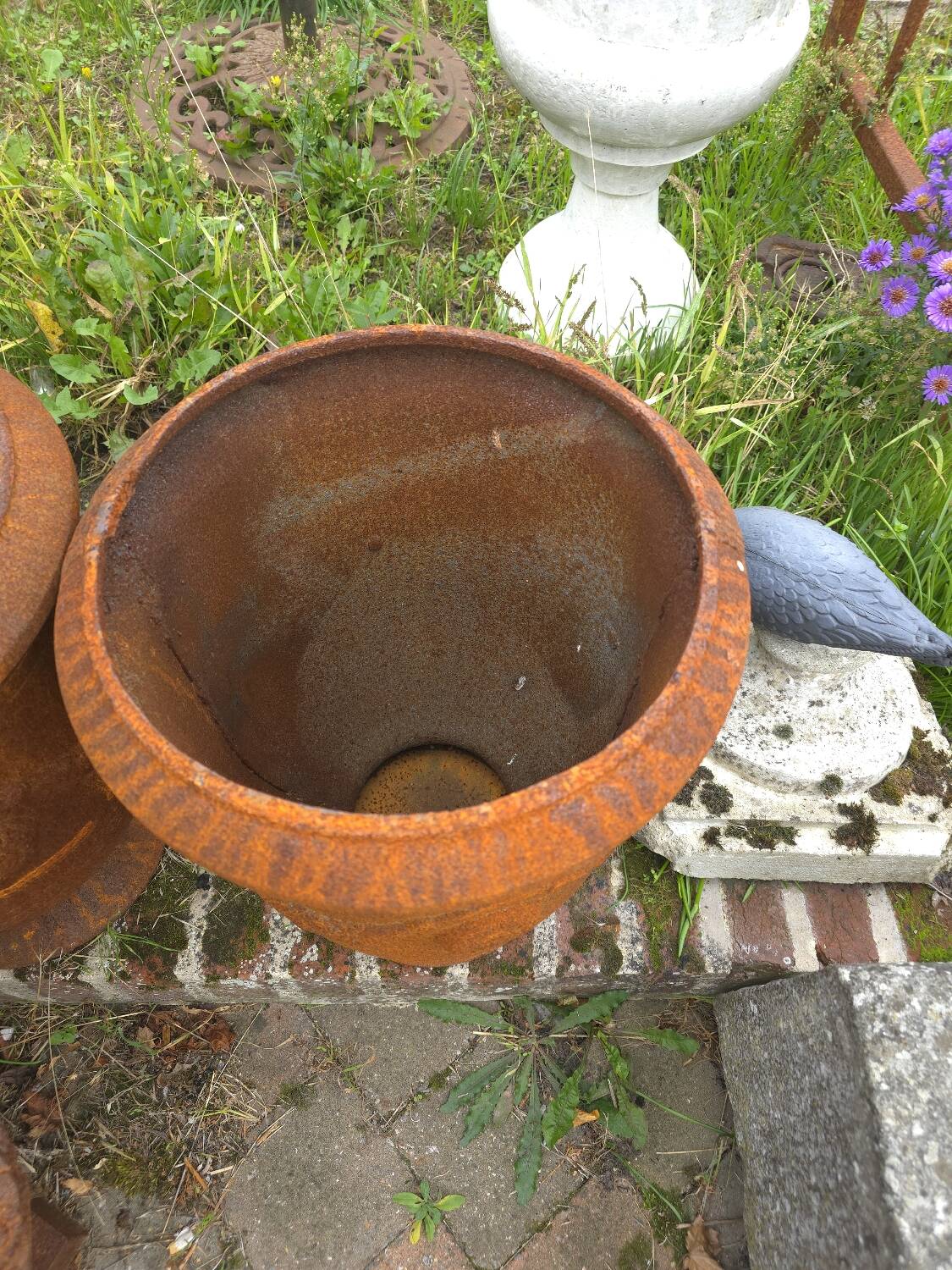 Cast iron Medici Anduze vase, garden decoration