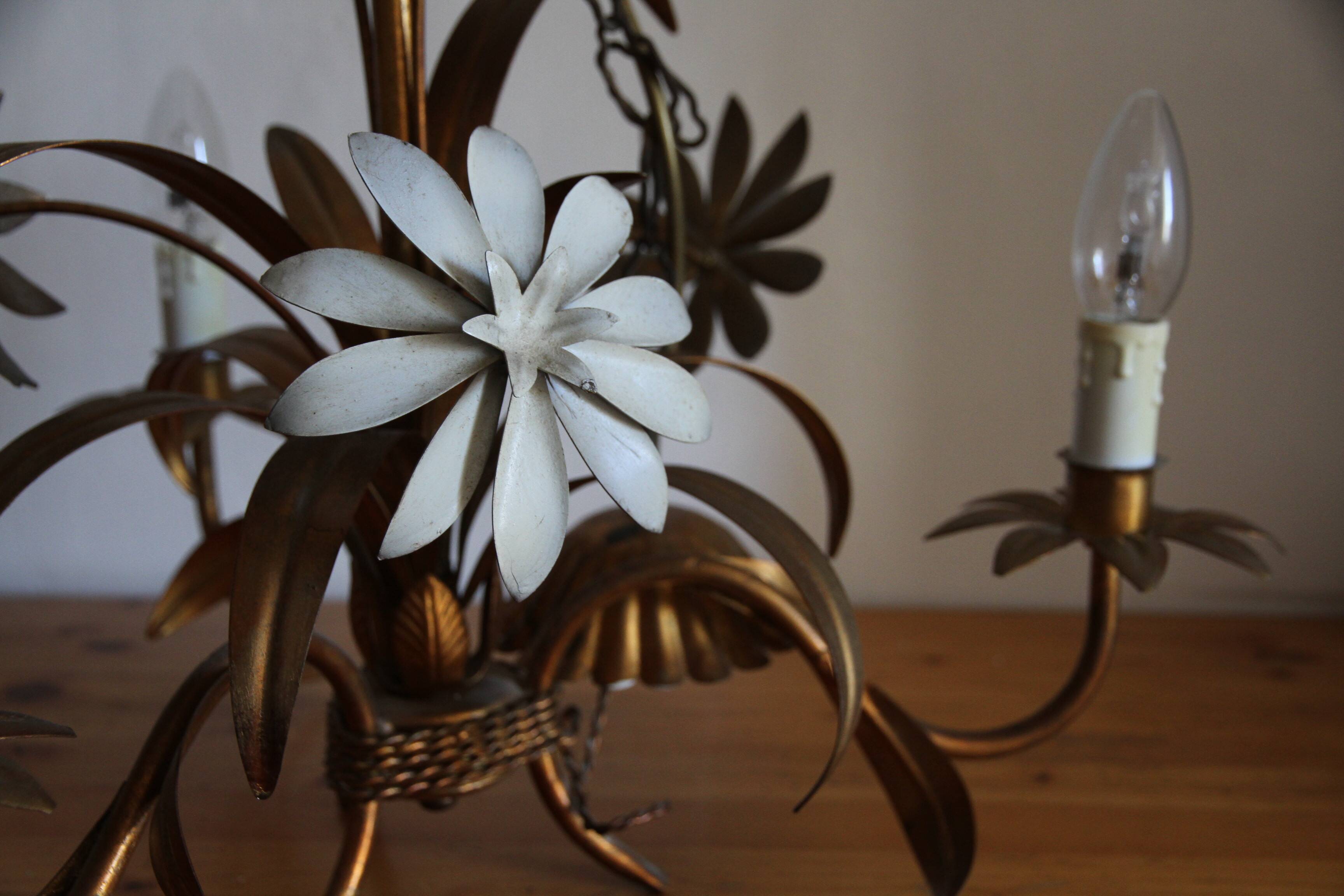3-light flower bouquet chandelier in gilded bronze painted metal