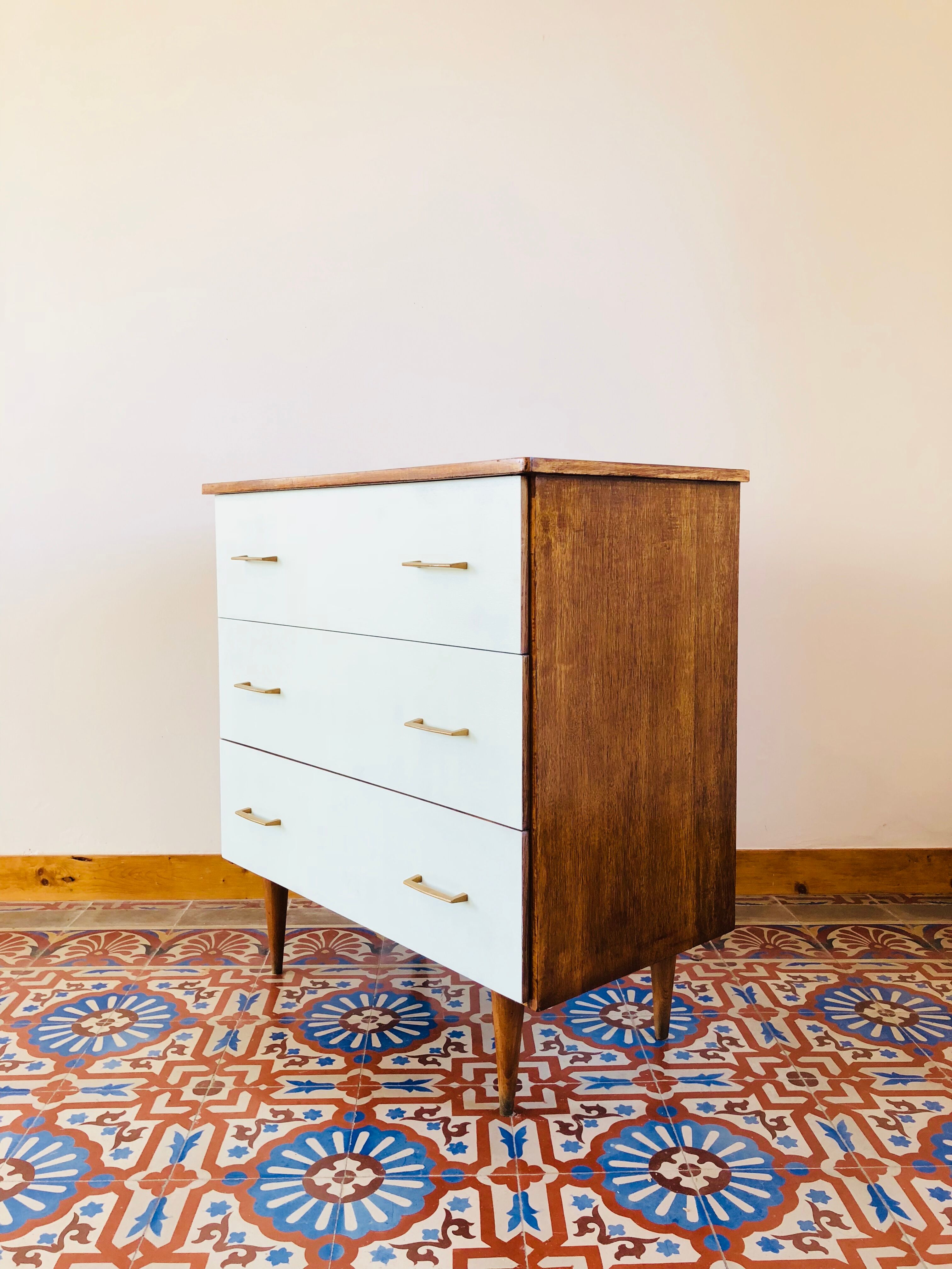 Vintage 1960 chest of drawers