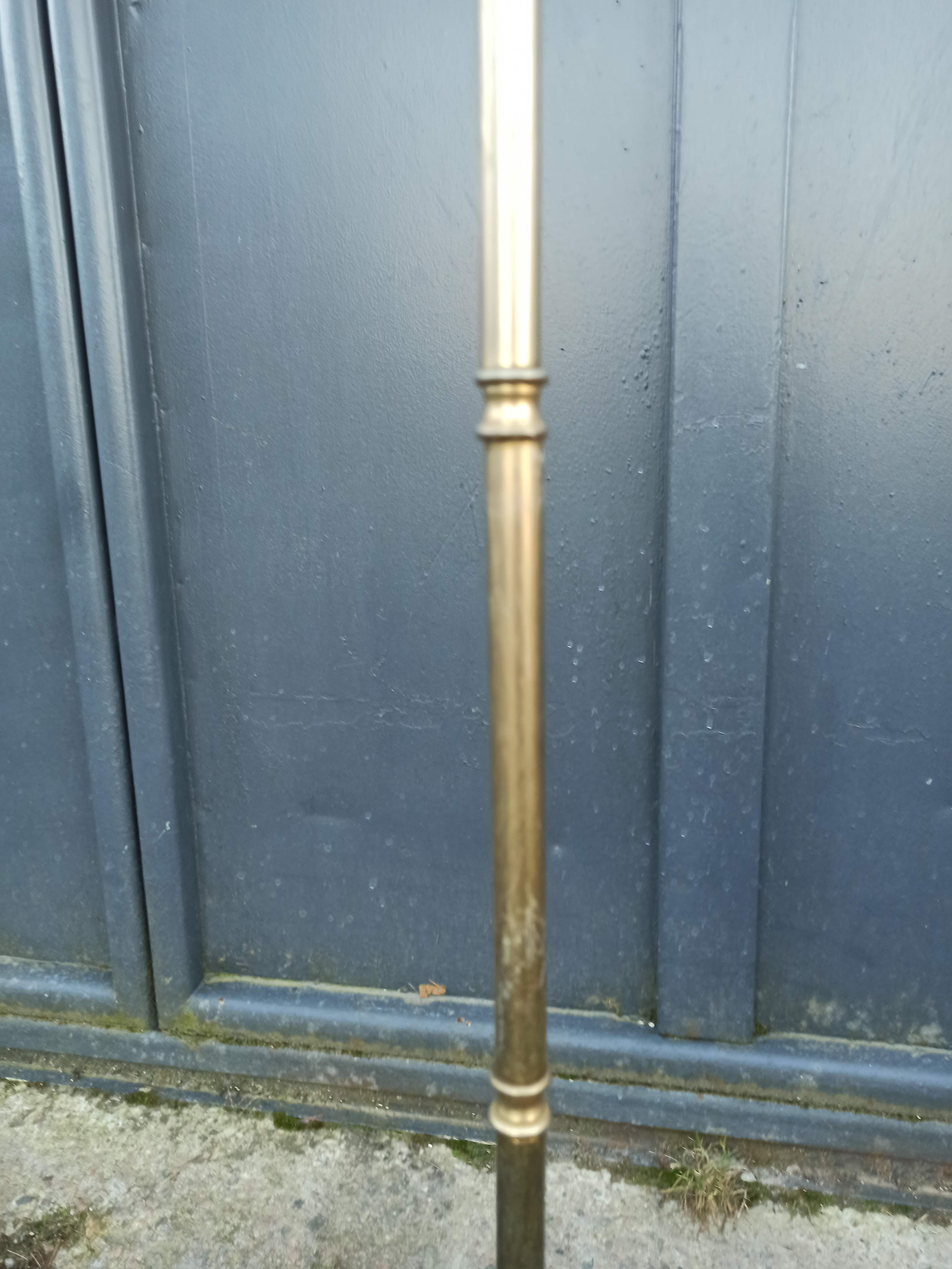 Golden chrome floor lamp foot