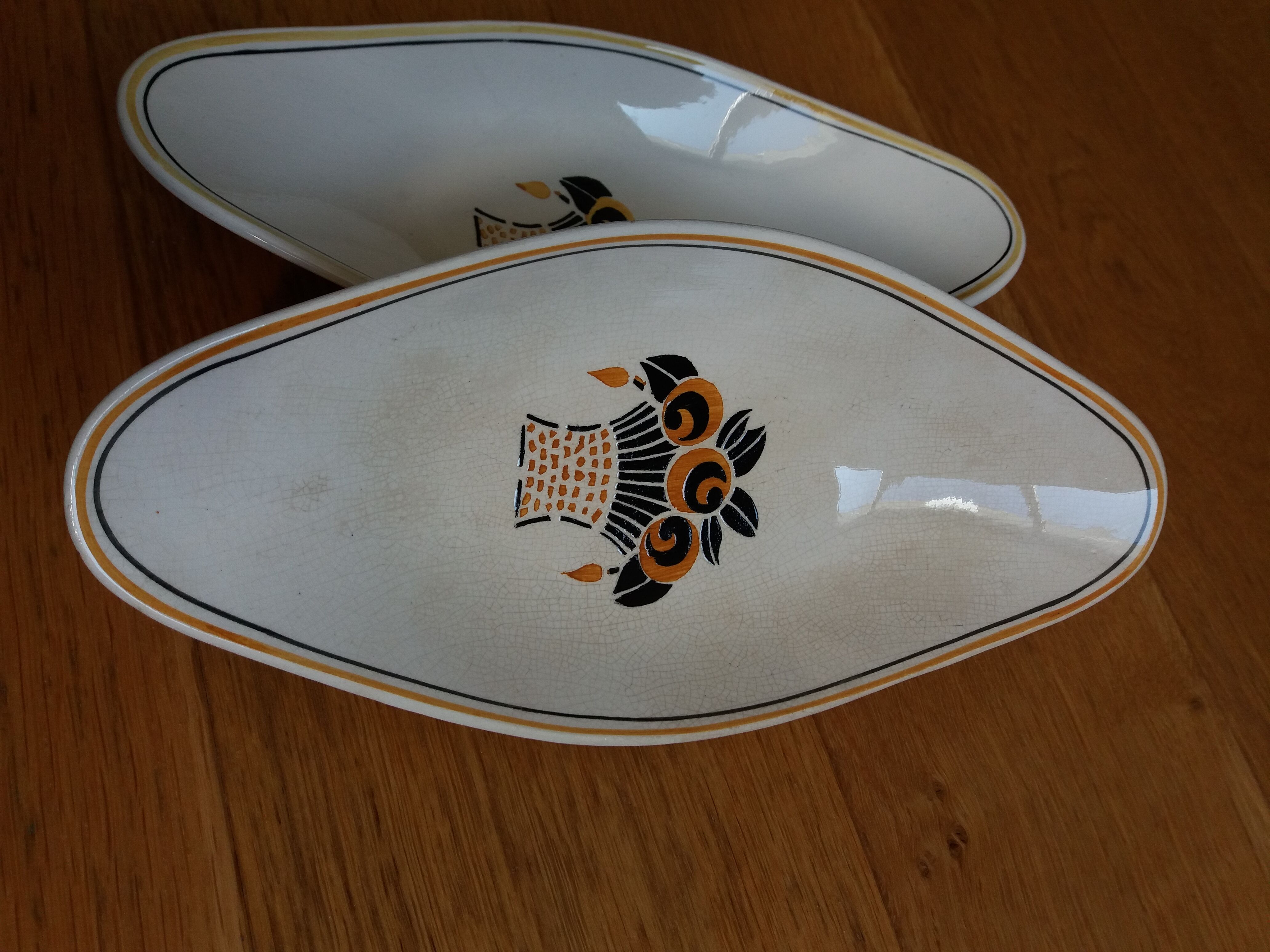 Ramekins raviers in earthenware Digoin Sarreguemines stencil decoration