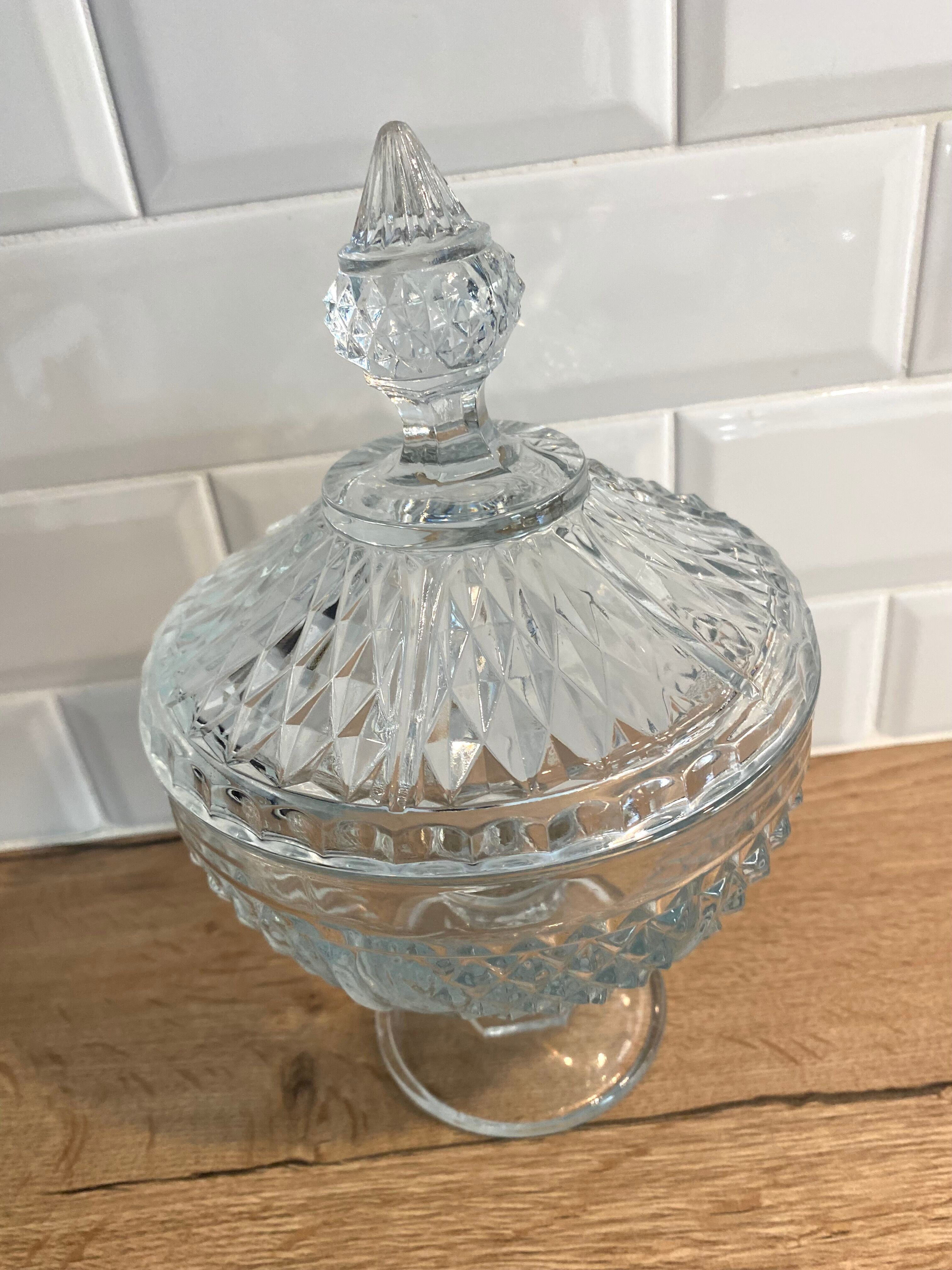Chiseled white glass candy box